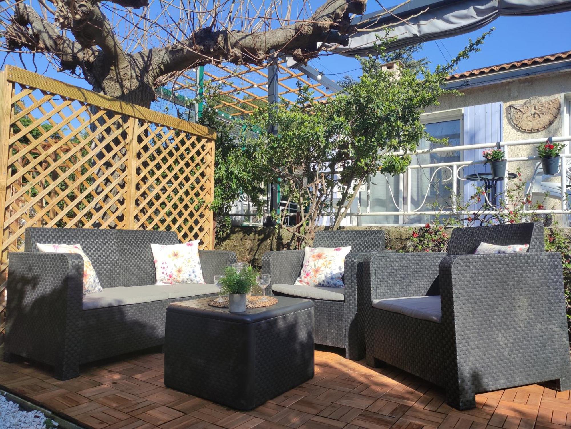 Le Jardin Des Rocailles - Villa 4 Chambres Climatisee Avec Piscine A Deux Pas D'Avignon Вильнёв-ле-Авиньон Экстерьер фото