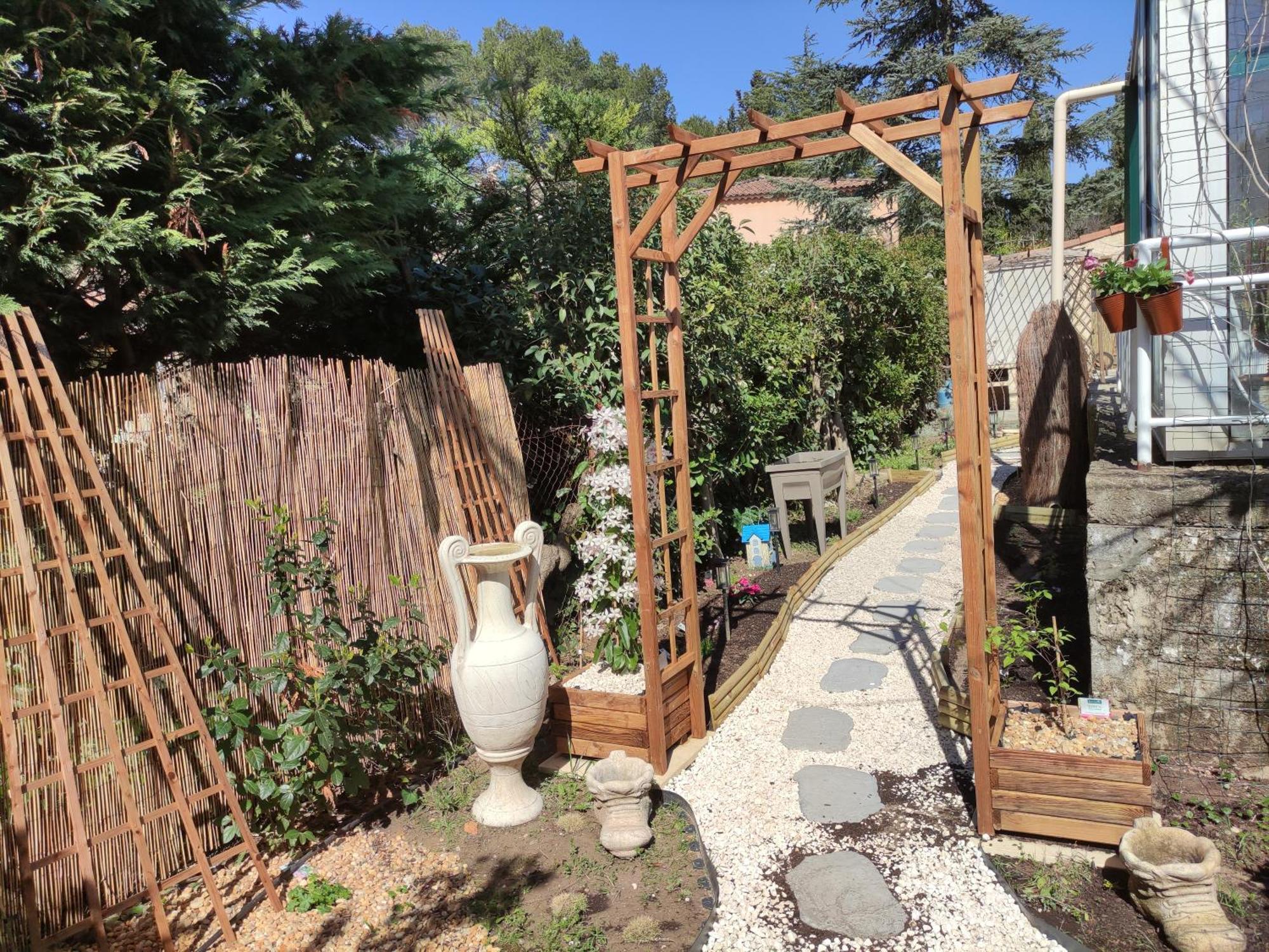 Le Jardin Des Rocailles - Villa 4 Chambres Climatisee Avec Piscine A Deux Pas D'Avignon Вильнёв-ле-Авиньон Экстерьер фото