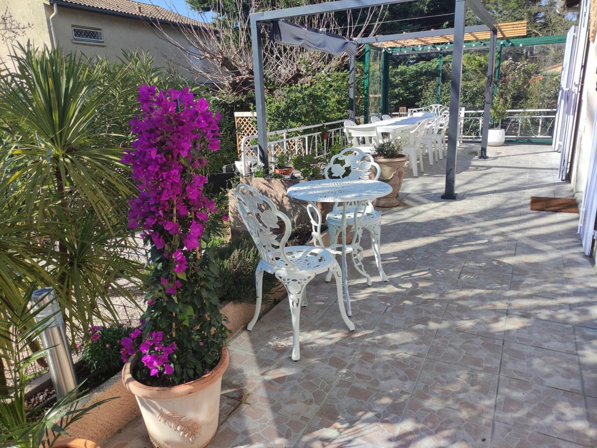 Le Jardin Des Rocailles - Villa 4 Chambres Climatisee Avec Piscine A Deux Pas D'Avignon Вильнёв-ле-Авиньон Экстерьер фото