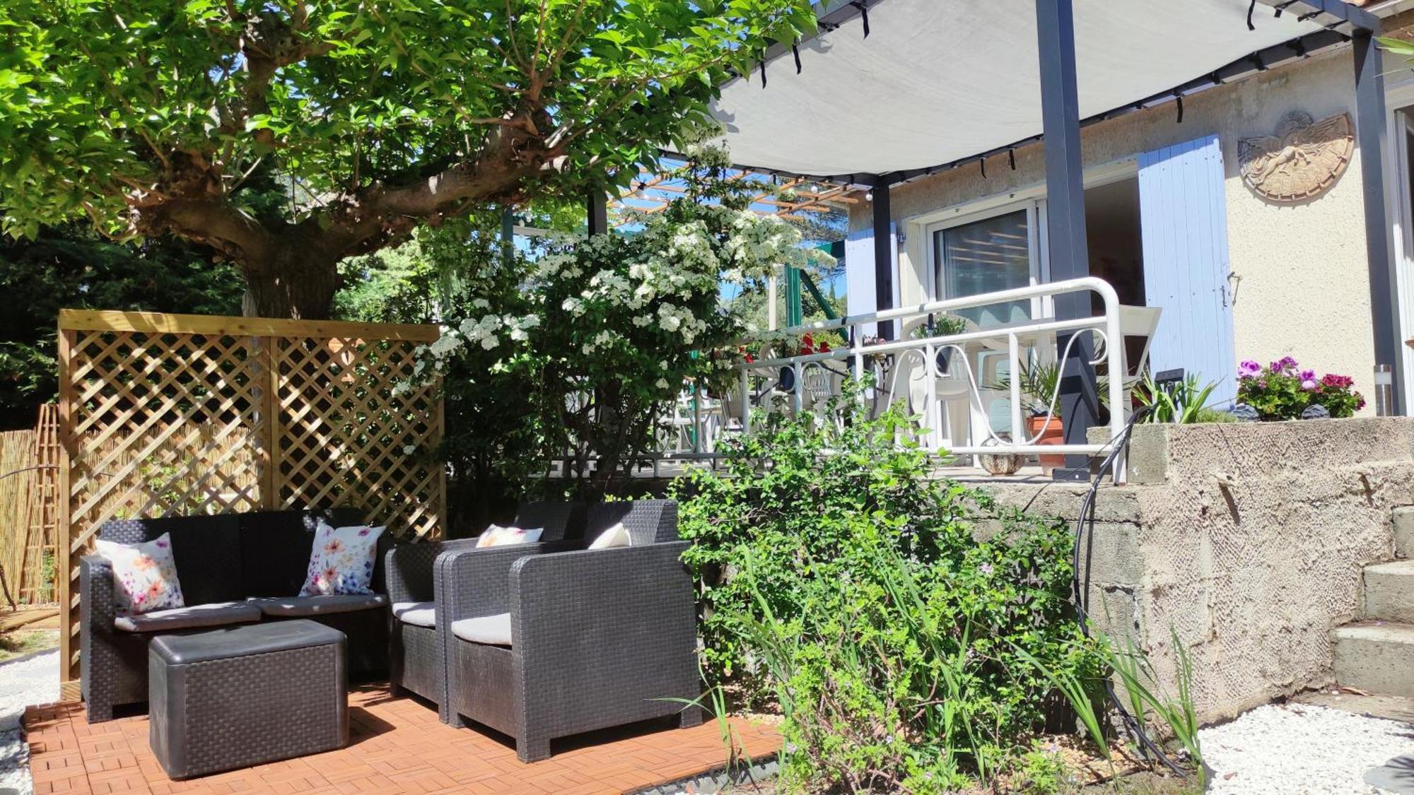 Le Jardin Des Rocailles - Villa 4 Chambres Climatisee Avec Piscine A Deux Pas D'Avignon Вильнёв-ле-Авиньон Экстерьер фото
