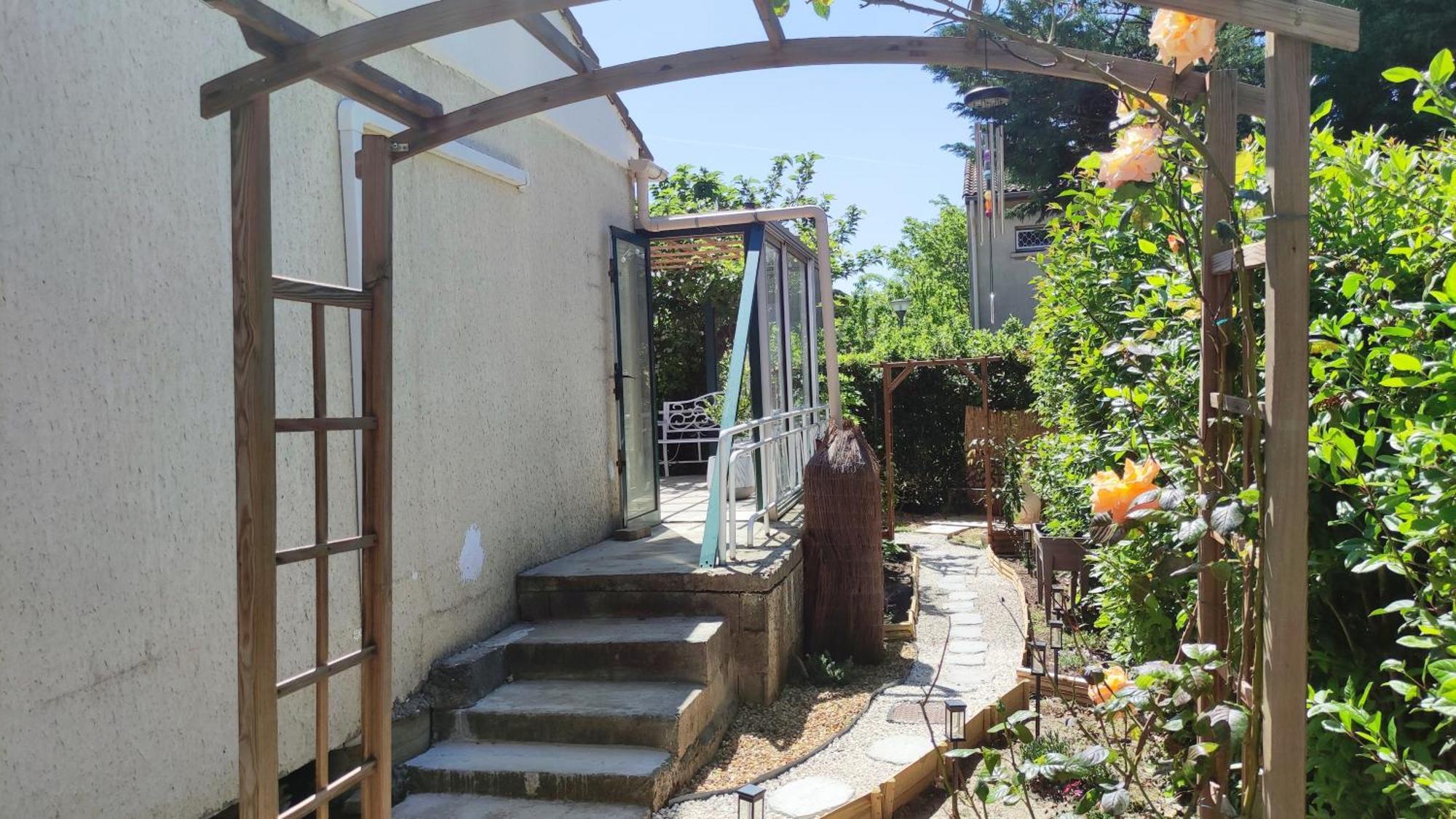 Le Jardin Des Rocailles - Villa 4 Chambres Climatisee Avec Piscine A Deux Pas D'Avignon Вильнёв-ле-Авиньон Экстерьер фото