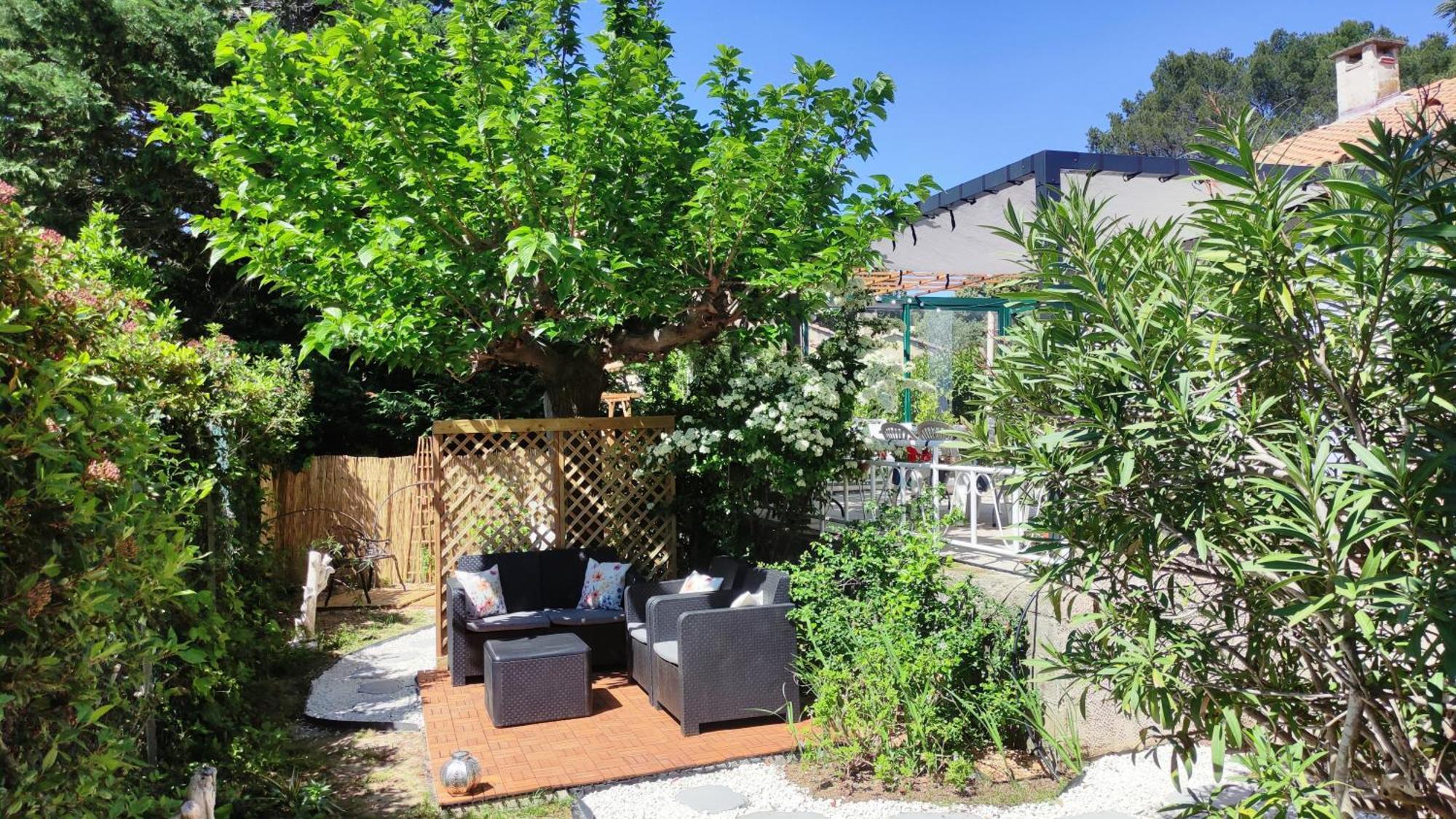 Le Jardin Des Rocailles - Villa 4 Chambres Climatisee Avec Piscine A Deux Pas D'Avignon Вильнёв-ле-Авиньон Экстерьер фото